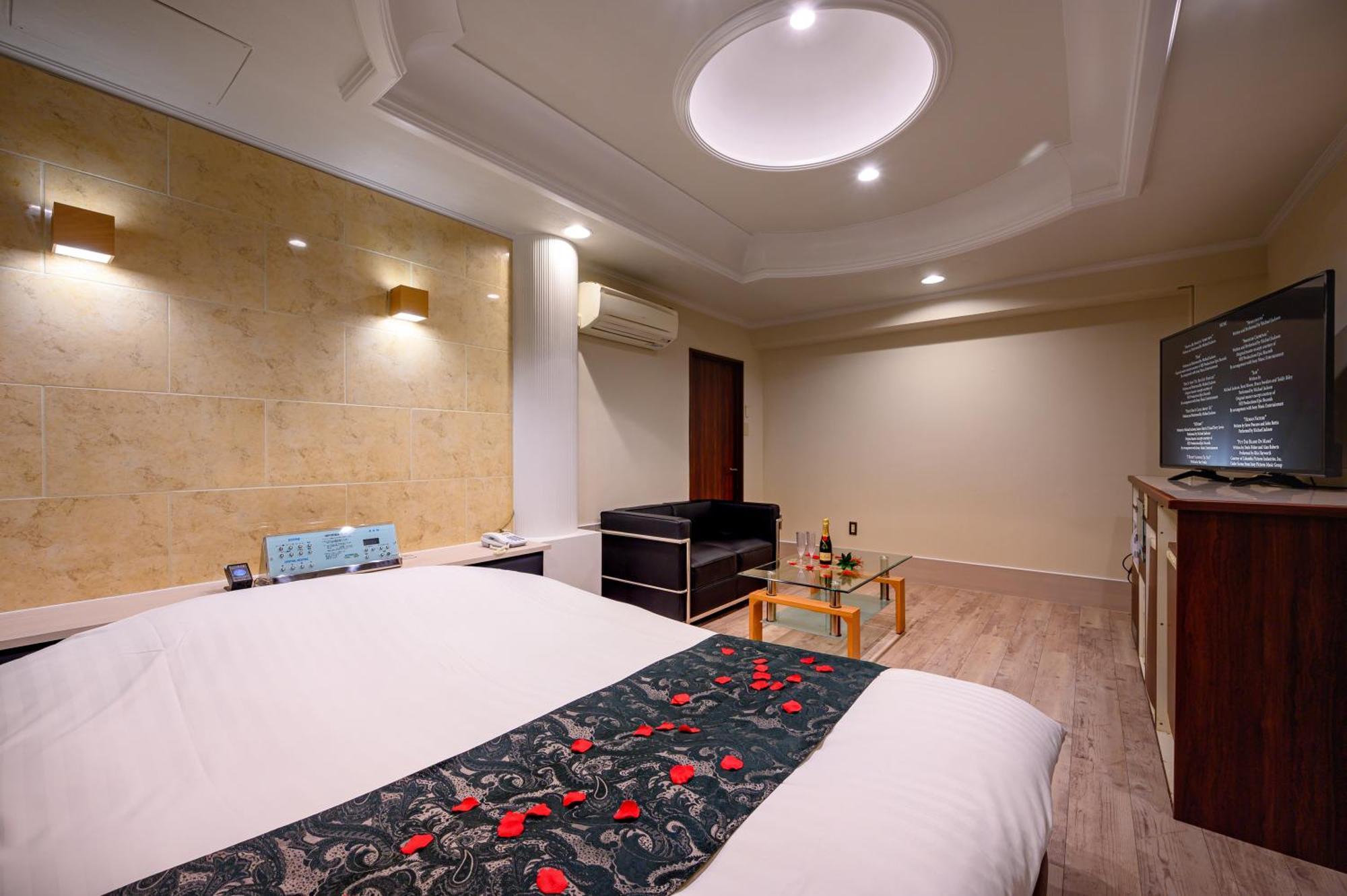 Hotel Mobilia (Adults Only) Tsurugashima Extérieur photo