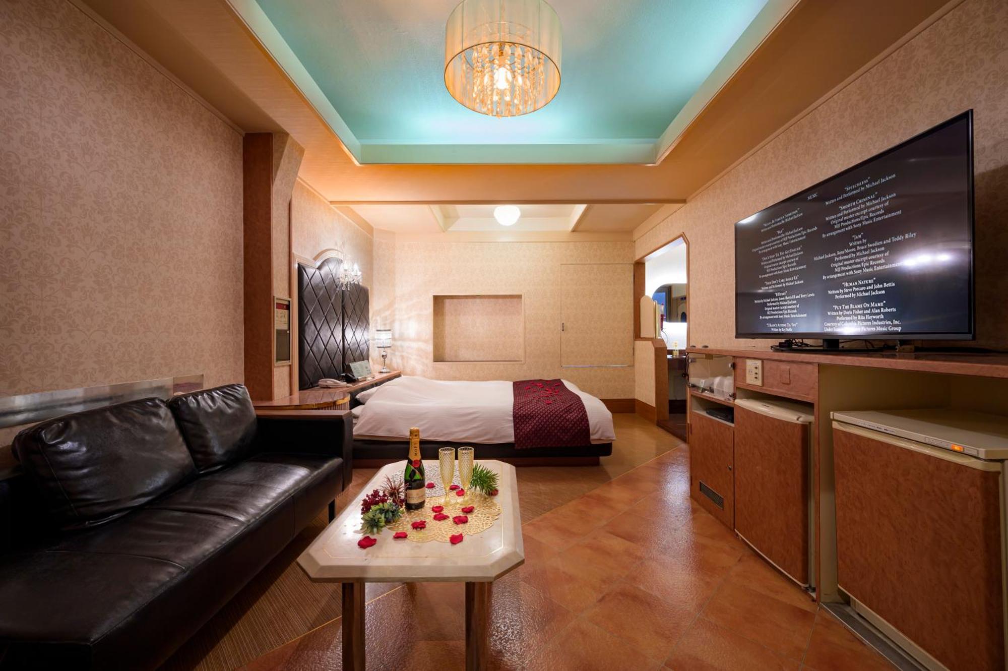 Hotel Mobilia (Adults Only) Tsurugashima Extérieur photo