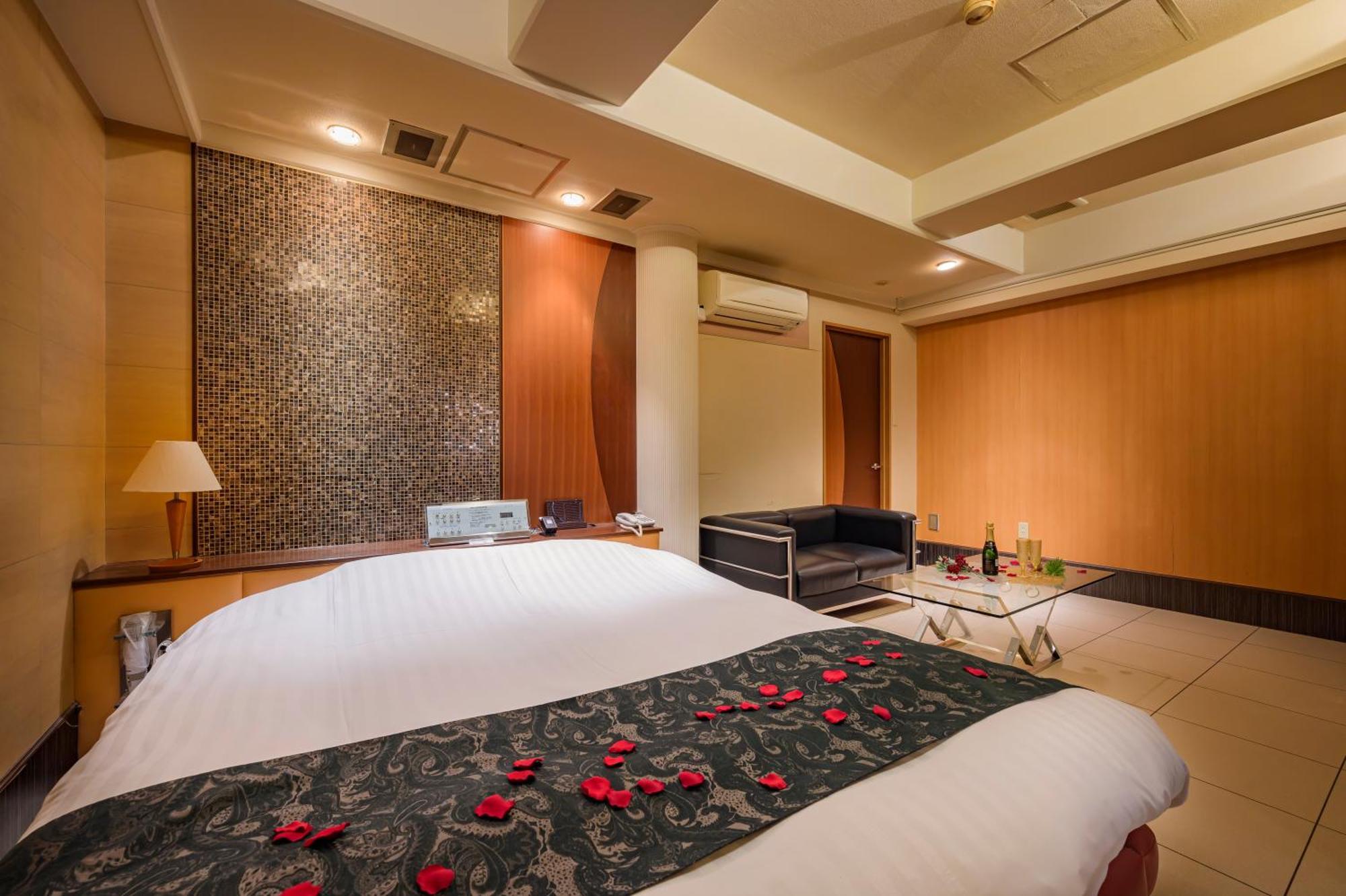 Hotel Mobilia (Adults Only) Tsurugashima Extérieur photo