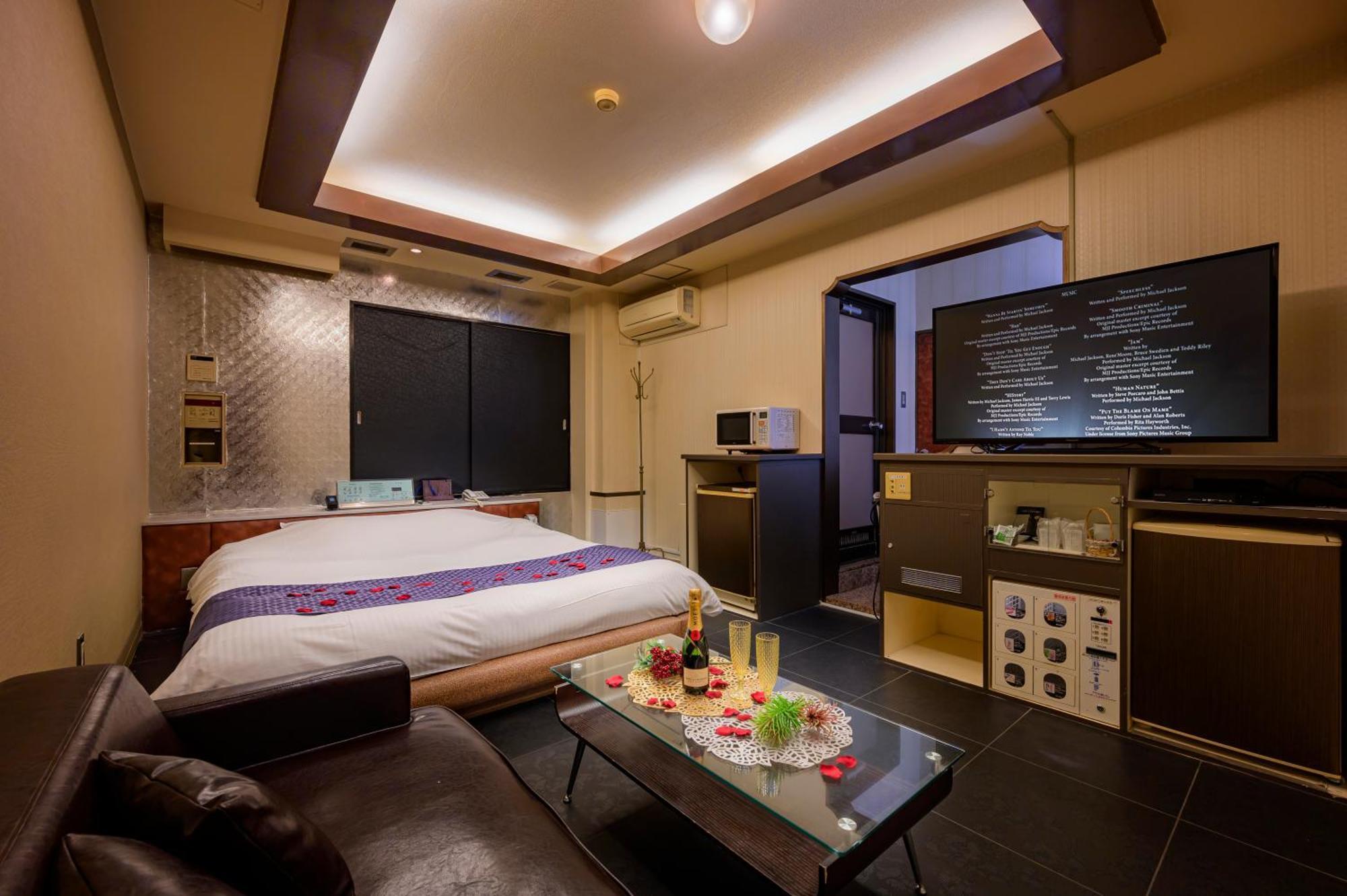 Hotel Mobilia (Adults Only) Tsurugashima Extérieur photo